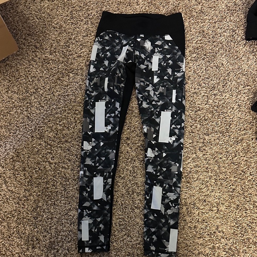Under Armour Black and White HeatGear Leggings